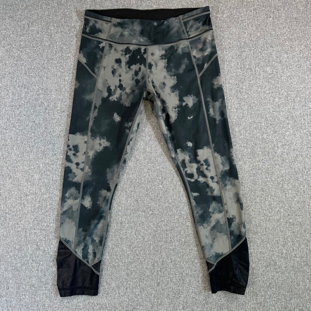 Lululemon Leggings Womens 10 Crop Digital Camo Grey Mesh Ruched EXCELLENT